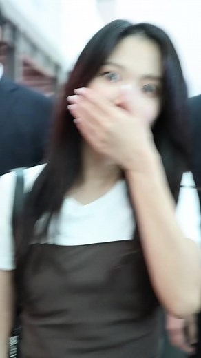 Kim Hye Yoon Live Airport Stream | D'FESTA Los Angeles Adventure