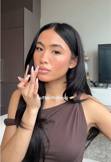 Butter Makeup Tutorial for Glowy Skin