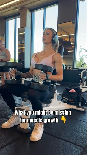 Emily Pribula 🌐 M.S., IFBB PRO on Instagram: "We’ve all heard the term “progressive overload” before.. And while progressive overload IS definitely an important key factor when trying to elicit muscle growth, there are a few other factors that are also just as important that you should know about! -Range of motion: People commonly overlook training in a full range of motion because partial reps feel easier or allow more you to use a heavier weight. But skipping full “ROM”reduces muscle f