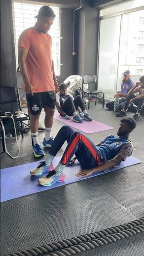 Partial curl up test .#curlup #coremuscle #focustrunk