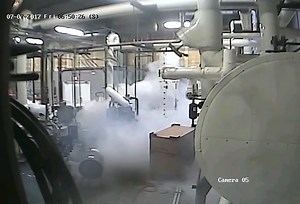 Ammonia leak and fire/explosion at the Grecian Delight food processing plant in Elk Grove Village, IL. 7 July 2017.