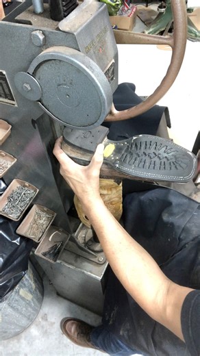 332K views · 606 reactions | Hondo Cowboy Boots Heel Re-Enforcement #hondo #cedarparktx #austintx #sanantoniotx #dallastx #houstontx #vibram #foryou #viral #trending #cowboyboots #cowgirlboots #botasvaqueras #westernboots #cowboyup | Lone Star Cobbler Boot Repair Shop | Facebook