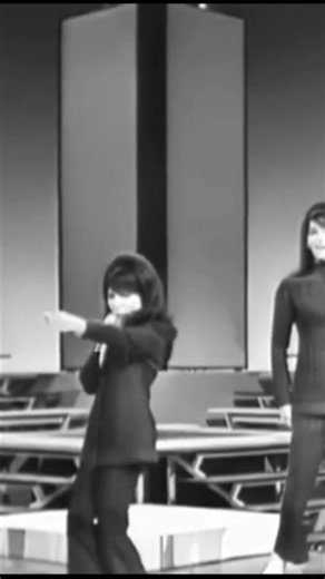 The Ronettes - Be my baby (1963)