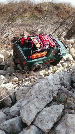 TRAXXAS TRX4 SPORT ROCK CRAWLING