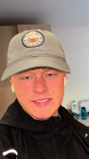 11 miles in the bag , rather save my precious little joints than over do it. Oh well onto the next day of training. 😅🆎