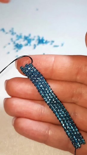 Crafting a Beautiful Beaded Bracelet Step-by-Step