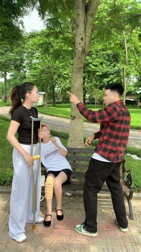 🪓 Don’t Ever Bully the Vulnerable 😤 #InstantKarma #LifeLesson #JusticeServed #StopBullying #Shorts