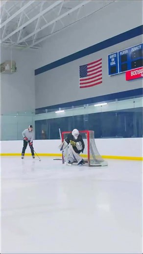 Minnesota Elite Goalie Academy on Instagram: "Stay connected to the puck 🔗 Small, controlled movements keep your angle strong as the play develops."