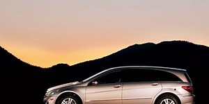 2006 Mercedes-Benz R500 Road Test