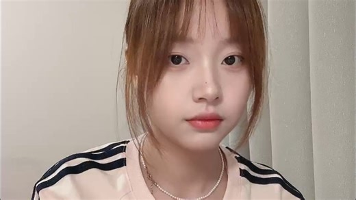 [2025-10-15][林星允][做了个美甲，好开心]