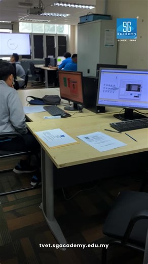 Bila tanya pasal exam praktikal… Jawapan student Komputer Sistem memang pelbagai 😂 Ada yang yakin, ada yang struggle — tapi semua bagi yang terbaik 💪 #SGAcademy #TVET #TVETMalaysia #IngatTVETIngatSG | SG Academy