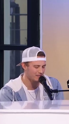 2.3M views · 55K reactions | NFL STAR AUDITIONS FOR AMERICAN IDOL! #reels #americanidol #audition #singer #footballplayer | Idols Global | Facebook