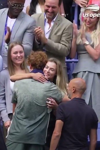 "Chi sente la mancanza di questi due? ❤️🎾 Sinner & Kalinskaya e il bacio dopo gli US Open