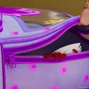 30M views · 2K shares | Bonnie hizo un nuevo amigo ¡Y con sus propias manos! Conoce a Forky en #ToyStory4 20 de junio, solo en cines. | Walt Disney Studios | Facebook