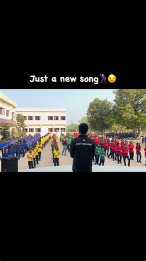 Kãpìl Lohchab on Instagram: "Aaj ki morning assembly ne ek baat sikha di…🙌 Kabhi kabhi chhota sa change bhi bachchon ki khushi double kar deta hai ❤️🎶 #kvs #morningassembly #kvptteacher #sportster #zumbadancefitness"