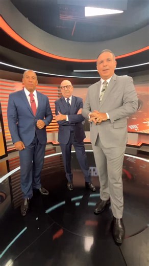 Atualizações sobre o caso do adolescente Paulo Matheus, de 16 anos, morto com um tiro na cabeça na Zona Sul de São Paulo. A polícia divulgou o vídeo gravado pela própria vítima no momento do disparo e investiga se os jovens estariam brincando de “roleta russa”. Acompanhe todos os detalhes no #CidadeAlerta desta quarta (18) 🚨 | Cidade Alerta