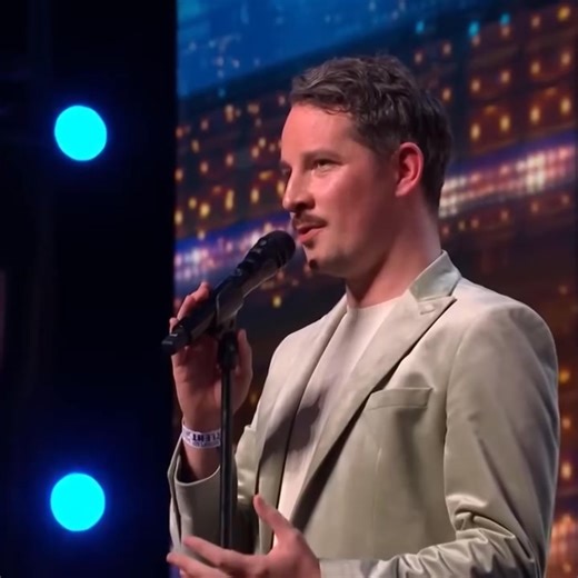 Audience member Max Fox's SPONTANEOUS audition gets him a GOLDEN BUZZER! Auditions BGT 2025 | 𝔸𝔾𝕋 𝔽𝕒𝕞𝕚𝕝𝕪