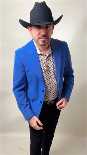 J A V I C U E N on Instagram: "Se viene otro tema de la pluma de un servidor #TeApuesto con cariño para ustedes..❤️🔥 #JaviCuen #Códice #Musica #MusicaNueva #Estrenos #ParaTi #Feed"