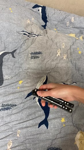 Mastering Balisong Flipping Techniques for Beginners