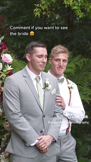 Heartwarming Groom's Reaction to Seeing Bride for First Time