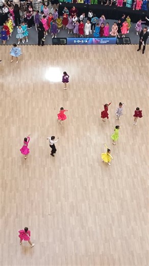 Beautiful kids dancing in the mall #dancing | Rich D Mayor