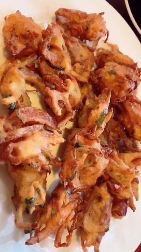 Delicious Homemade Pakoda Recipe for National Hot and Spicy Food Day!