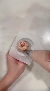 Buttercream Peony tutorial by BloomsByJune using G.G. Cakraft Tip 1061 (or 1062). G.G. Cakraft Piping Tips are available on www.shopee.ph/beancraft | Bean Craft Baking Supplies