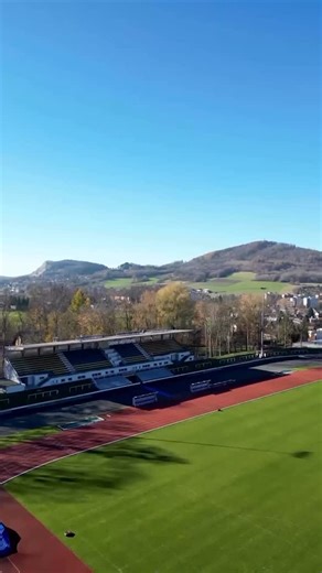 U stadionu Emila Zátopka vzniklo nové stanoviště pro sdílená kola 🩷🚴🏻‍♂️ Dále byla nově označena stanoviště Erbenova, Masarykovo náměstí Kopřivnice a Autobusové nádraží Kopřivnice, aby bylo naprosto zřejmé, kam kola odstavovat, aby nikomu nezavazela 👍🏻 | Město Kopřivnice