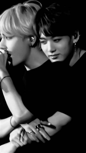 ʜᴀᴢᴇʟ ᥫ᭡ on Instagram: "PLEASE I'M OBSESSED WITH THIS PART😭 Book name: La vie en rose by Tejz on Mangatoon/Noveltoon __________________________________ #taehyung #jungkook #bts #taehyungedits #army #taekook #v #ʙᴛsᴠ #ʙᴛsjᴋ #jk #lavieenrosé"