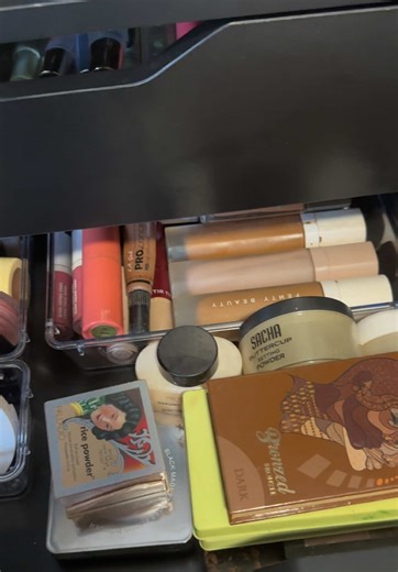 Transform Your Vanity: Organizing Makeup & Accessories