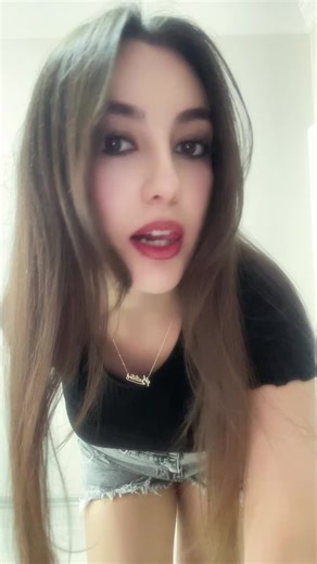 Şort Çizme Kombinleri: Yaz Modasında Fark Yaratın