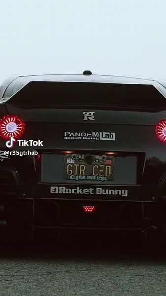 Nissan GT-R R35 Engine Sounds ASMR Experience