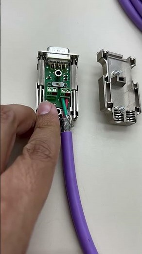 O JEITO CERTO de montar um cabo com conector PROFIBUS!