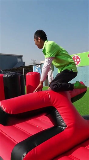 This inflatable water obstacle course is so much fun! #watergames #obstaclecourse #inflatable