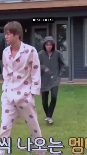 HOW BTS MEMBERS LOOK WHEN THEY WOKE UP IN THE MORNING#BTS#V#jungkook #jimin #jin #suga #jhope #rm 💜