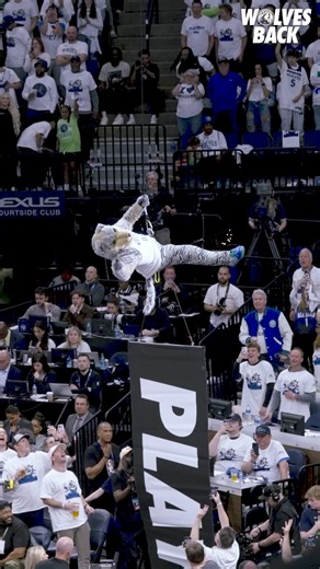 LET’S KEEP IT ROCKIN’ Target Center. 👏 | Minnesota Timberwolves