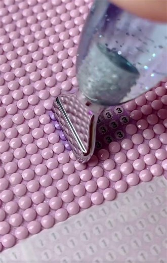 Small perfect cut out section for Diamond painting clicks