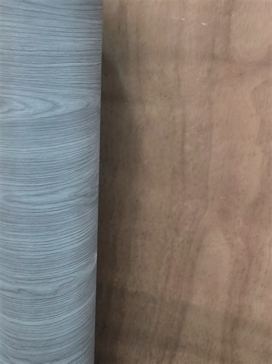 Alucinante antes y después para puerta placa Utilizamos vinilo decorativo símil madera gris 🔥 Realizamos instalaciones en GBA y CABA 🤗 #ploteos #vinilosautoadhesivos #vinilosdecorativos #vinilospersonalizados #amórica