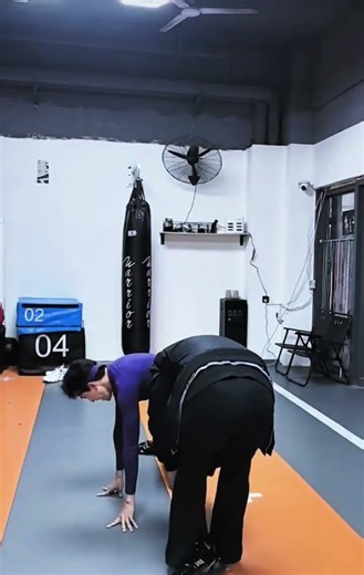 The Most Dangerous Kick in Martial Arts? (Scissors Kick Breakdown)