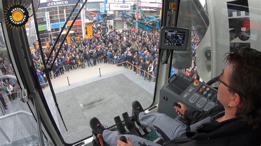 5.9K views · 51 reactions | Liebherr R9200E Face Shovel Operators View | Excavator drivers - sailors | Facebook