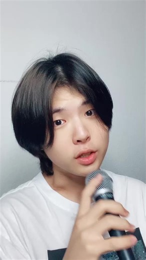 Engaging Microphone Techniques for Effective Speaking