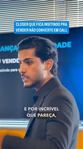 Estevão Souza | Mentor de Vendas on Instagram: "Muitos closers caem na armadilha de achar que vender é insistir.❌ Forçam decisões, pressionam o lead e confundem insistência com persistência. O problema? Isso destrói confiança. Quando o lead sente que está sendo empurrado, ele trava e mesmo que compre, tende a se arrepender depois. O ciclo se repete: baixa taxa de fechamento, alta taxa de cancelamento e reputação cada vez mais frágil. O caminho não é empurrar, é conduzir. Quando existe um método 