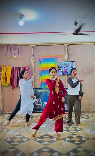 The_Rhythmic_squad_dance on TikTok