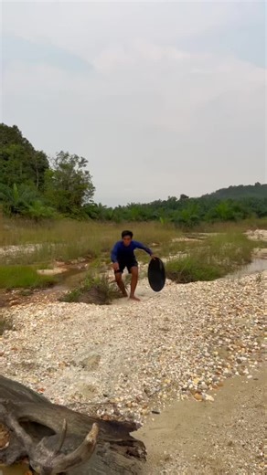 Secrets of Gold Panning: Discover Hidden Treasures