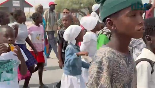 The settlement of Uis was filled with colour and energy, as residents marched through the streets to raise awareness about the importance of cultural diversity. Children and adults, dressed in vibrant traditional costumes, paraded proudly while showcasing their heritage through music, dance, and songs. The march signals the start of the Uis Cultural Festival, taking place right next to the settlement office. The festival will feature traditional food, performances, and storytelling, creating an 