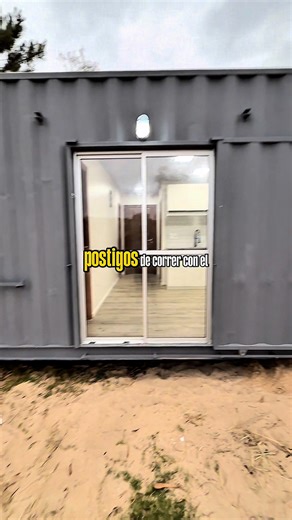 Casas Contenedor| Construcción Tradicional | Gianema Soluciones on Instagram: "¡Entrega lista! 🔑 Así quedó esta casa de 28m². ✨ Mirá el recorrido de este proyecto terminado. La unión de dos módulos de 20 pies nos permitió crear esta vivienda de 2 dormitorios. Detalles que hacen la diferencia: ✅ Frente con Siding. ✅ Interior con paredes de melamínico y piso flotante. ✅ Cielorraso impecable de PVC. Una solución rápida, estética y con todo lo necesario para vivir. ¿Te gustaría recibir un presupues