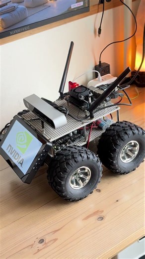簡単に作れる自作ロボットの面白さは性能だけではないよ。初心者の最初の1台は、スペックを盛ることよりも、自分で見て気に入ることのほうが大事。#自作ロボット #ロボット製作 #ものづくり #ロボット好き