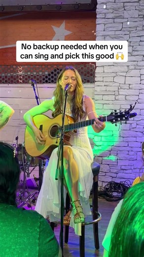 She’s got it covered #carolinejones #countrymusic #guitarpicking #singing #live