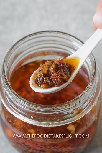 How to Make Garlic Chili Oil