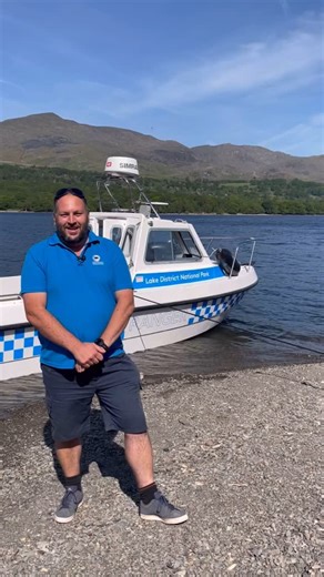 Lake Ranger, Ronnie, is at Coniston explaining the dangers of the sudden drops that are currently in our lakes due to low water levels. These underwater cliff edges can quickly catch people out and potentially lead to cold water shock. If you or someone you see gets into trouble, remember the float to live advice, demonstrated by Ronnie. We’re part of the Cumbria Water Safety Partnership and we want you to enjoy the Lake District safely. #LakeDistrict #Watersports #WaterSafety #FloatToLive | Lak